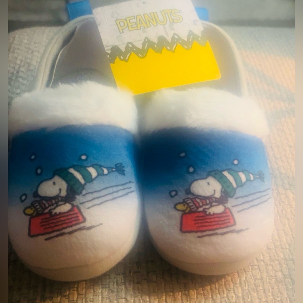 Kids Peanuts Snoopy Blue and White Fuzzy Slippers